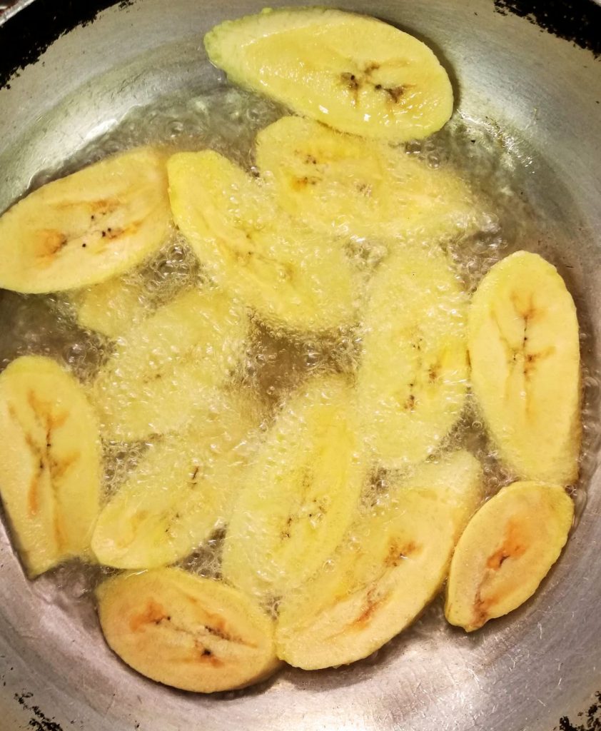 Platano durante la frittura